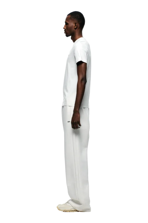 SLIM FIT T-SHIRT COCONUT WHITE(Slim Fit T Shirt Coconut White) -Simple Daily Wear Store 1337x2005 6PM Spring 0001 250310 6PM ECOM LOOK 28 1532 min b35416fb 2372 4905 b63e e15d196b70e6