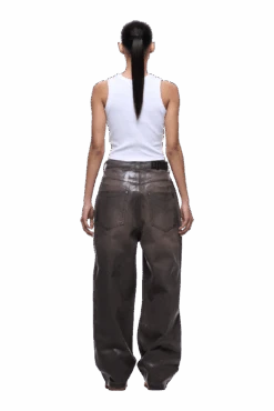 WAX COATED DENIM BROWN(Wax Coated Denim Brown) 13 WAX COATED DENIM BROWN(Wax Coated Denim Brown) -Simple Daily Wear Store 1337x2005 6PM Spring 0063 250310 6PM ECOM LOOK 16 940 min