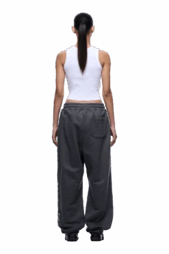 SUPER WIDE JOGGER GREY CAMO(Super Wide Jogger Grey Camo) -Simple Daily Wear Store 1337x2005 6PM Spring 0154 250310 6PM ECOM LOOK 02 141 min