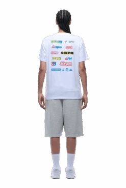 MULTI LOGO TEE WHITE(Multi Logo Tee White) 13 MULTI LOGO TEE WHITE(Multi Logo Tee White) -Simple Daily Wear Store 1337x2005 6PM 0033 2500610 6PM ECOM LOOK 35 1245 min
