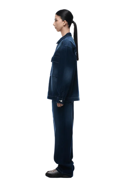 SCRIPT LOGO DENIM JACKET DARK BLUE(Script Logo Denim Jacket Dark Blue) 14 SCRIPT LOGO DENIM JACKET DARK BLUE(Script Logo Denim Jacket Dark Blue) -Simple Daily Wear Store 2005x1337 0056 240425 6PM ECOM LOOK 8 0535 min