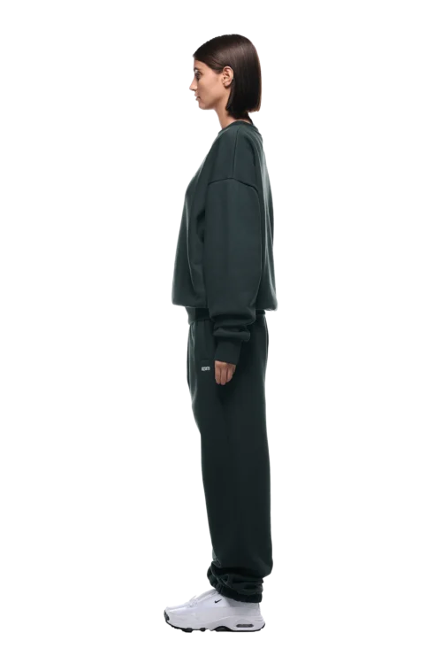 CREWNECK DARK EMERALD(Crewneck Dark Emerald) -Simple Daily Wear Store 2500x1337 6pm 0013 241004 6PM Ecom Look 36 2007 min