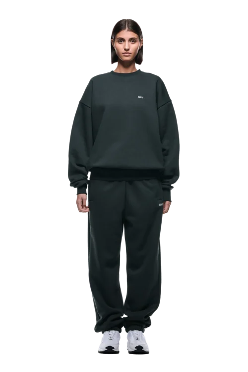 CREWNECK DARK EMERALD(Crewneck Dark Emerald) -Simple Daily Wear Store 2500x1337 6pm 0014 241004 6PM Ecom Look 36 2003 min