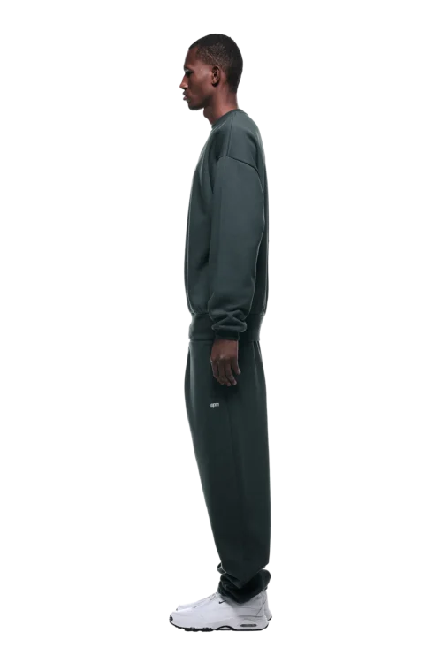 CREWNECK DARK EMERALD(Crewneck Dark Emerald) -Simple Daily Wear Store 2500x1337 6pm 0016 241004 6PM Ecom Look 36 1843 min