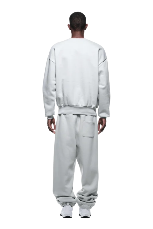 CREWNECK SMOKE GREY(Crewneck Smoke Grey) -Simple Daily Wear Store 2500x1337 6pm 0051 241004 6PM Ecom Look 30 1652 min