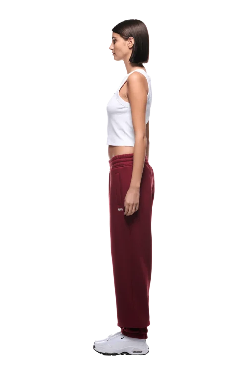 CUFF JOGGER WINE RED(Cuff Jogger Wine Red) -Simple Daily Wear Store 2500x1337 6pm 0079 241004 6PM Ecom Look 25 1492 min