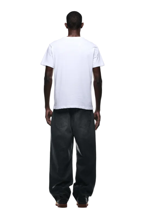 MONEY GUY TEE WHITE(Money Guy Tee White) 10 MONEY GUY TEE WHITE(Money Guy Tee White) -Simple Daily Wear Store 2500x1337 6pm 0163 241004 6PM Ecom Look 10 0813 min