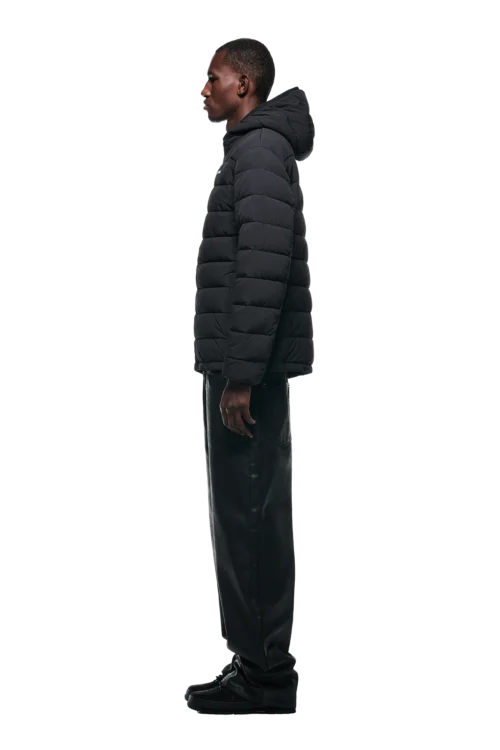 LIGHT PUFFER JACKET BLACK(Light Puffer Jacket Black) -Simple Daily Wear Store 2500x1337 6pm 0215 241004 6PM Ecom Look 03 0264 min