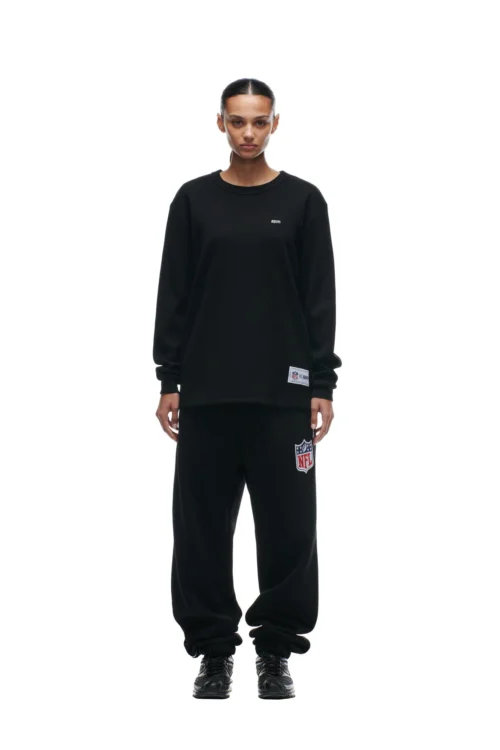 SHIELD LOGO LONGSLEEVE(Shield Logo Longsleeve) -Simple Daily Wear Store 2673x4009px 6pm NFL ECOM 0012 20231024 6PM NFL ECOM LOOK 21 1061