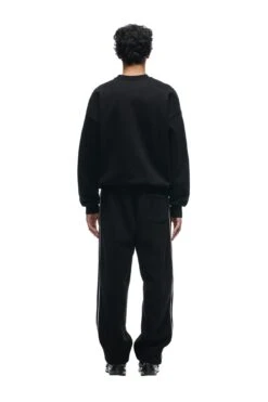 SHIELD LOGO CREWNECK BLACK(Shield Logo Crewneck Black) 8 SHIELD LOGO CREWNECK BLACK(Shield Logo Crewneck Black) -Simple Daily Wear Store 2673x4009px 6pm NFL ECOM 0058 20231024 6PM NFL ECOM LOOK 13 728