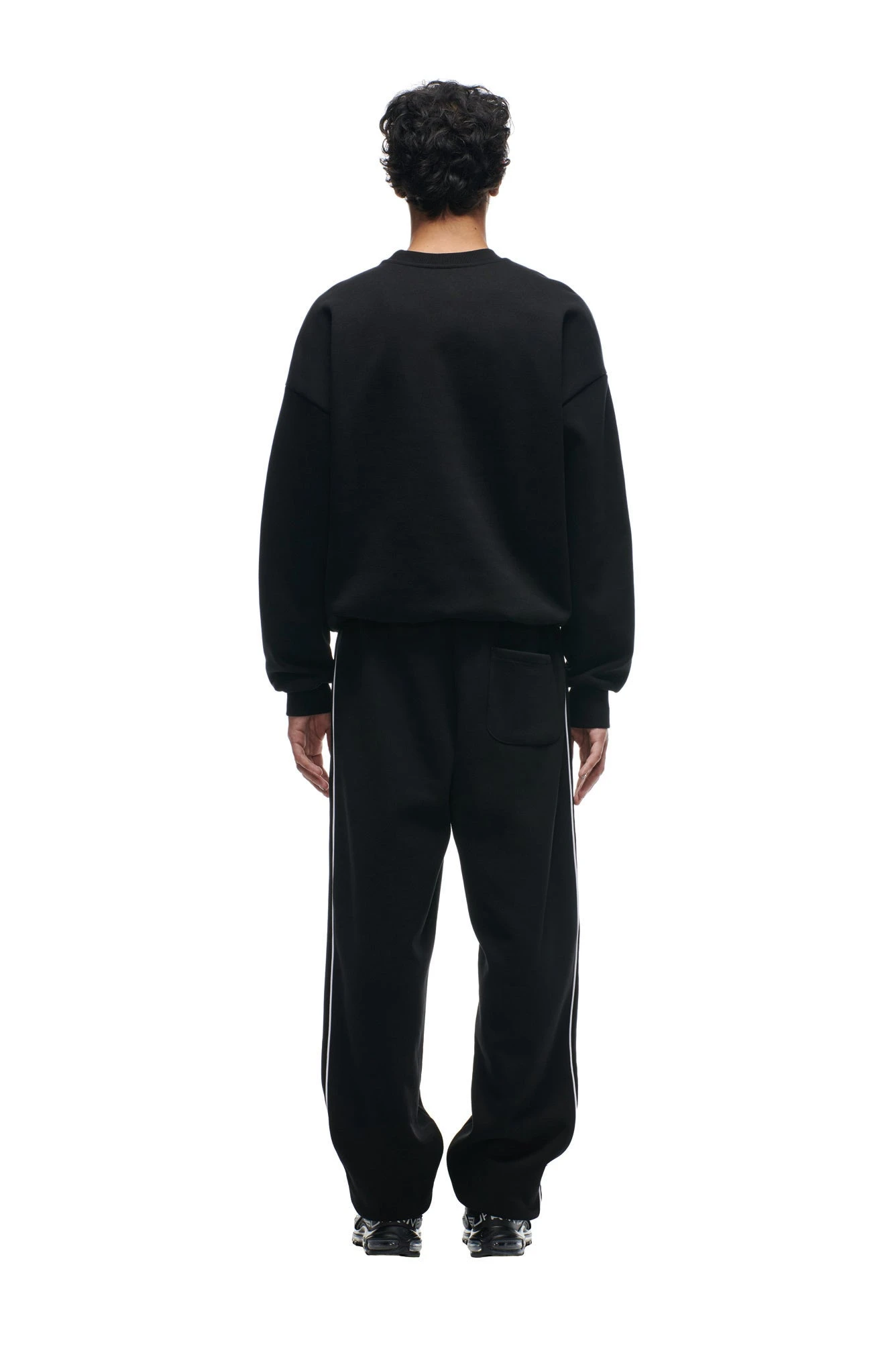 SHIELD LOGO CREWNECK BLACK(Shield Logo Crewneck Black) 3 SHIELD LOGO CREWNECK BLACK(Shield Logo Crewneck Black) - Image 3