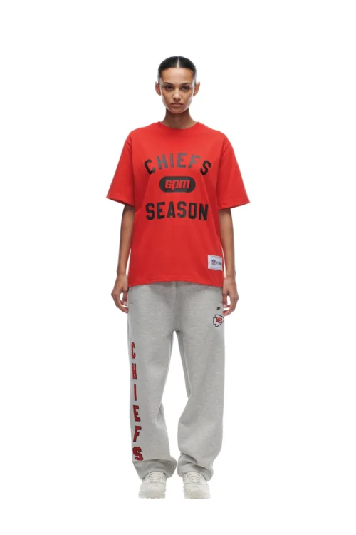 CHIEFS SEASON T-SHIRT(Chiefs Season T Shirt) -Simple Daily Wear Store 2673x4009px 6pm NFL ECOM 0072 20231024 6PM NFL ECOM LOOK 11 566