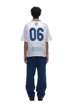 NFL MESH SHIRT(6pm Team Shirt) -Simple Daily Wear Store 2673x4009px 6pm NFL ECOM 0095 20231024 6PM NFL ECOM LOOK 08 500