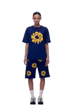 T-SHIRT FLOWER NAVY(T Shirt Flower Navy) -Simple Daily Wear Store 2673x4009px 6pm V2 0001s 0031 20230530 6PM ECOM Look 14 0593