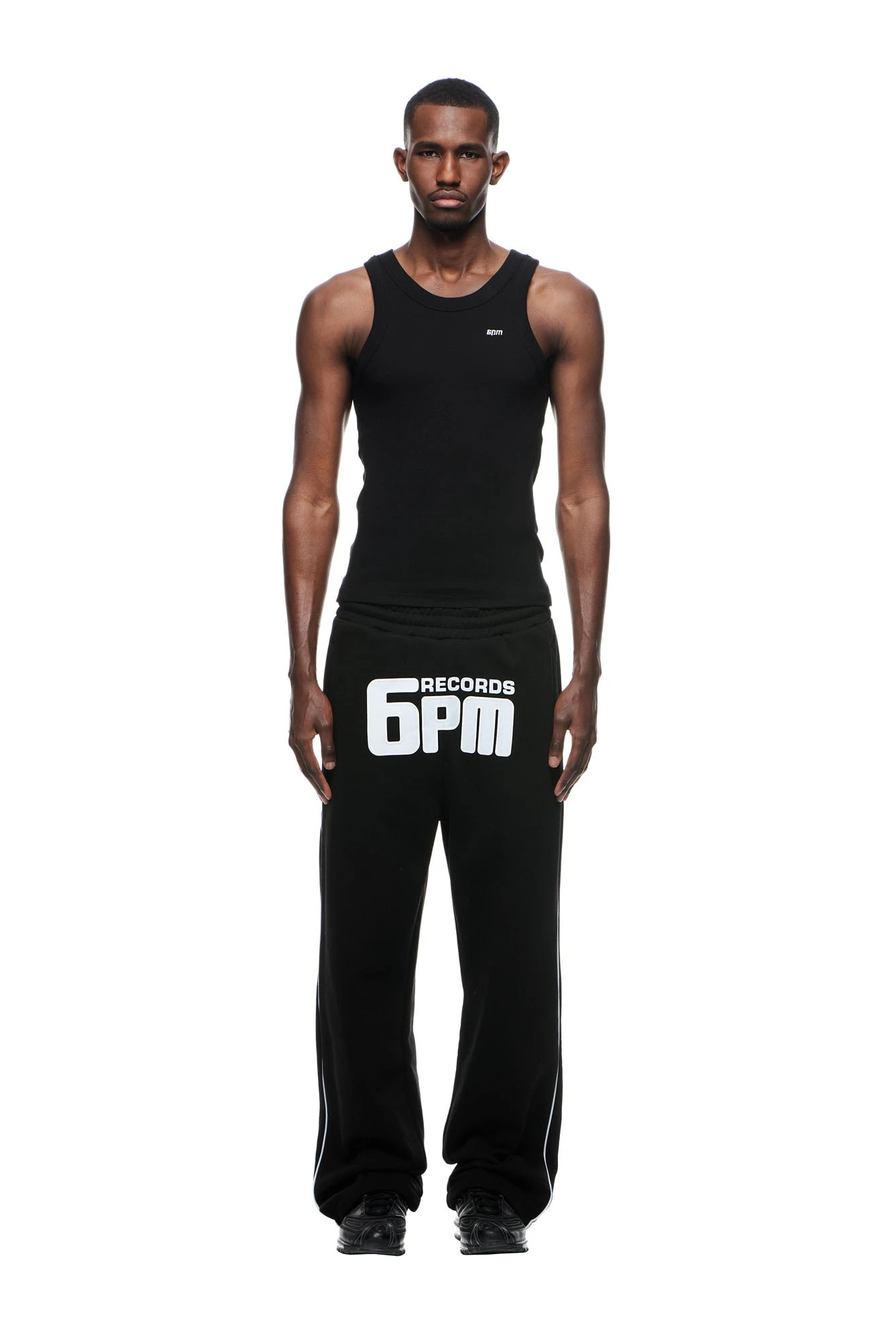 RECORDS OPEN LEG JOGGER BLACK(Records Sweatpants Black) 1 RECORDS OPEN LEG JOGGER BLACK(Records Sweatpants Black)