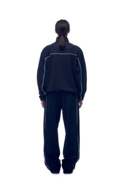 TENNIS TRAINER JACKET BLUE(Jersey Trainer Jacket Blue) 11 TENNIS TRAINER JACKET BLUE(Jersey Trainer Jacket Blue) -Simple Daily Wear Store 2673x4009px 6pm 0031 20230530 6PM ECOM Look 26 1004