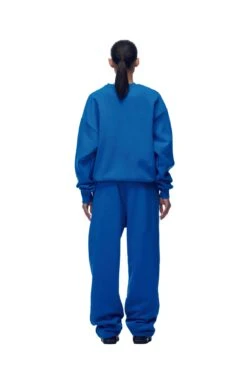 CREWNECK PRINCESS BLUE(Crewneck Princess Blue) -Simple Daily Wear Store 2673x4009px 0075 6PM ECOM Look 62 1055