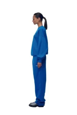 CREWNECK PRINCESS BLUE(Crewneck Princess Blue) -Simple Daily Wear Store 2673x4009px 0076 6PM ECOM Look 62 1047