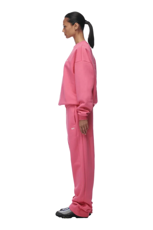 CREWNECK HOT PINK(Crewneck Hot Pink) -Simple Daily Wear Store 2673x4009px 0094 6PM ECOM Look 56 0939 min