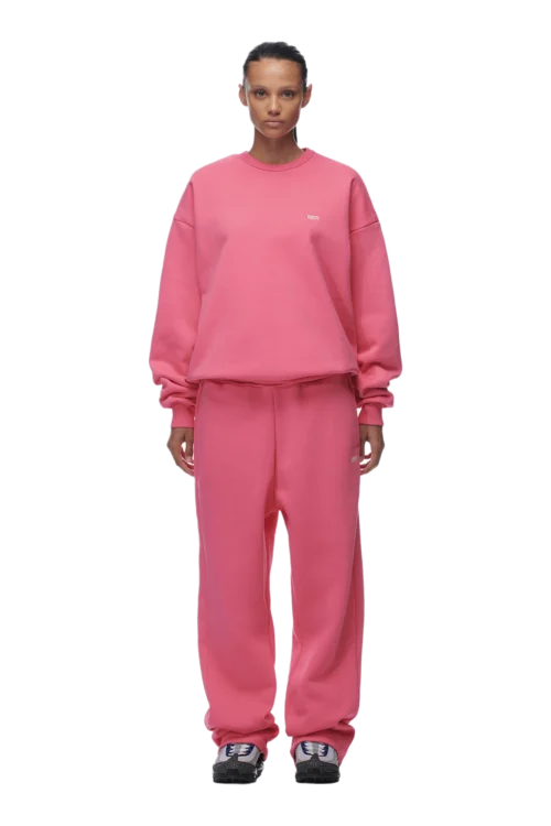 CREWNECK HOT PINK(Crewneck Hot Pink) -Simple Daily Wear Store 2673x4009px 0095 6PM ECOM Look 56 0935 min
