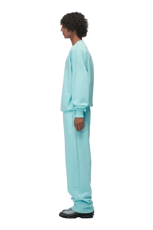 CREWNECK TURQUOISE(Crewneck Turquoise) 9 CREWNECK TURQUOISE(Crewneck Turquoise) -Simple Daily Wear Store 2673x4009px 0104 6PM ECOM Look 53 0884 min 6f2f5911 7128 4093 954a bd6d122f96ef